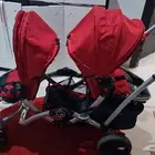 عربة اطفال تؤام بحاله ممتازة شبه جديده السعر 550