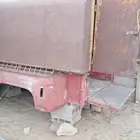 صندوق جمس عبارتين عليه صندوق حديد