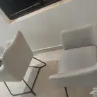 كراسي للبيع واقراص طاولات لون رخامي