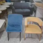 كراسي وطاولات