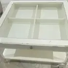 طاولة ايكيا بيضاء سطحها زجاج ودرج للتخزين  3 طاولات خدمة