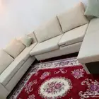 طقم كنب مع طاولة دائري وطقم طاولات ومرتبة للبيع المستعجل