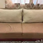 طقم جلوس كنبتين و كرسين مع الوحه ب 700 ريال البيع ب