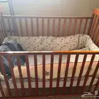 سرير اطفال بكامل أغراضه مكيفين تبريد ثلج ماشاءالله مرايه