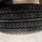 كفرات جيب لاندكروزر 285 60 18 منزله شبه جديد صيني دعسه دنلوب