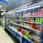 ثلاجة عرض مشروبات كبيرة