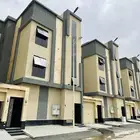 للبيع شقه دور ثاني مع سطح المصعد جاهز ب550الف