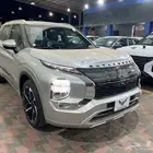 ميتسوبيشي اوتلاندر بريميوم 2025