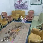 500 ريال كنب نضيف جدا ومع 3 طاولات سراميك حبه كبيره و2 صغار