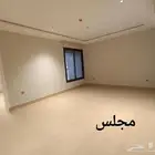 للإيجار شقة جديدة بحي الحمرا
