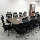 لدينا أثاث مكتبي فاخر متوفر بجميع المقاسات وبأسعار الجملة