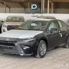 كامري فئة E 2025 استاندر بنزين صادر لوحات اصفار