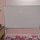 سبورات وطاولات