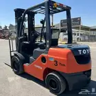 رافعه شوكيه فوركلفت سكينه للايجار