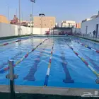 مدرب سباحه