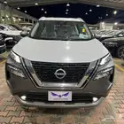 نيسان اكس تريل 7راكب sv. 2025. متاح كاش وتقسيط
