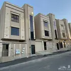 للبيع بحي الضيافه شقق علويه vip ب 520 الف بسطح خاص مصعد شغال