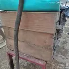 خلايا نحل بلدي فاضي مع الكراسي