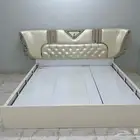 سرير ودولاب نظيف للبيع