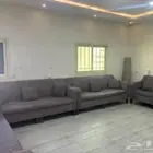 كنب كبير وشاشه 50 بوصه