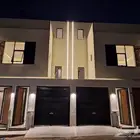 للبيع ادوار في حي السويدي