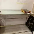 طاولات زجاج للبيع