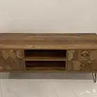 طاوله تلفزيون جديد للبيع على سوم