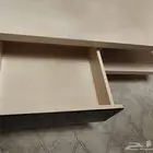 طاولة للبيع