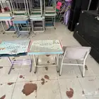 طاولات وكراسي