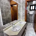 شقه دور ثاني للبيع 4 غرف وصاله والمطبخ راكب