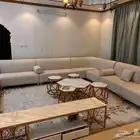 كنب شبه جديد نظيفة جدا ماشالله ومعاه الموكيت و ستارتين