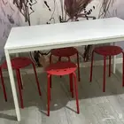 للبيع طاولات من ايكيا و كنب نظيفه