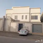 عماره للبيع في الجبيله دور ارضي وثلاث شقق