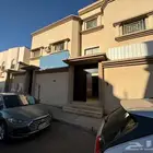 للبيع عماره 5 شقق في حي الورود بتبوك