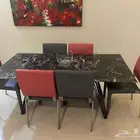 طاولة شبه جديد للبيع