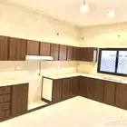 شقة كبيرة 5غرف مع سطح خلف لكزس العزيزية 46 ألف مقدم سنوي