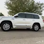 لاندكروزر 2021 مخزن فل كامل 8 سلندر اخو الجديد مالك واحد