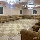 كنب للبيع بمساحة كبيرة واسعة استخدام نضيف