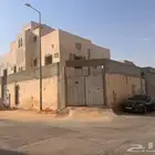 للبيع فيلا دور ارضي وشقتين في حي المروه