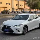 لكزس ES300h2022 بحالة الوكالة