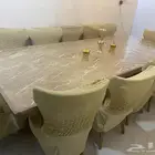 طاولة طعام كبيرة للبيع