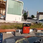 متوفر كراسي جلسات وسلات نفايات خشبية للحدائق العامة والخاصة