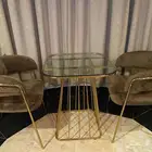 2 كرسي مع طاوله شبه جديد