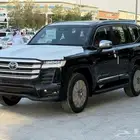 تيوتا لاندكروزر الموديل2025 فل كامل ورد الكويتVX.S