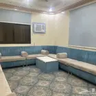 كنب وطاوله مثل ماهو واضح في الصوره زاويتين