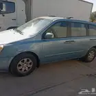 للبيع سيارة كيا كرنفال