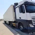 راس تريلة مع براد