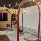 مرجيحه حديدحالتها جيده جدا للبيع ثلاث كراسي