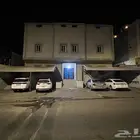 شقة للإيجار ( 4 غرف - 3 دورات مياه - مدخلين )