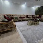 طقم كنب مقاسه 6 م و 20 وطرف 2 م و 70 وطرف الثاني 2 م و80